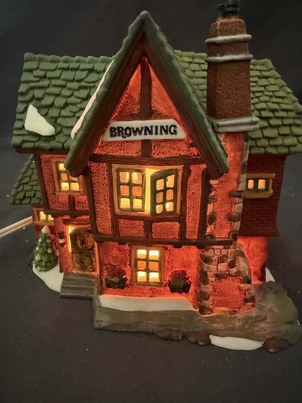Dept 56 Dickens Village Series “Browning Cottage” 58246 Retired W/Box And Light